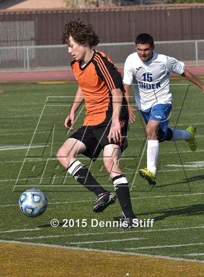 Thumbnail 2 in Summerville vs. Linden (CIF SJS D5 Final) photogallery.