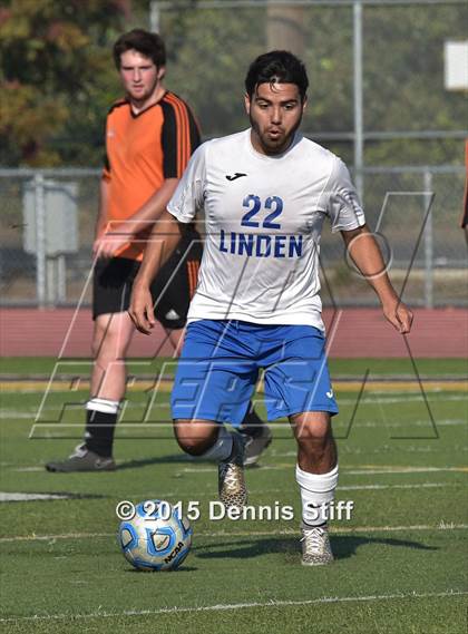 Thumbnail 2 in Summerville vs. Linden (CIF SJS D5 Final) photogallery.