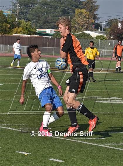 Thumbnail 3 in Summerville vs. Linden (CIF SJS D5 Final) photogallery.