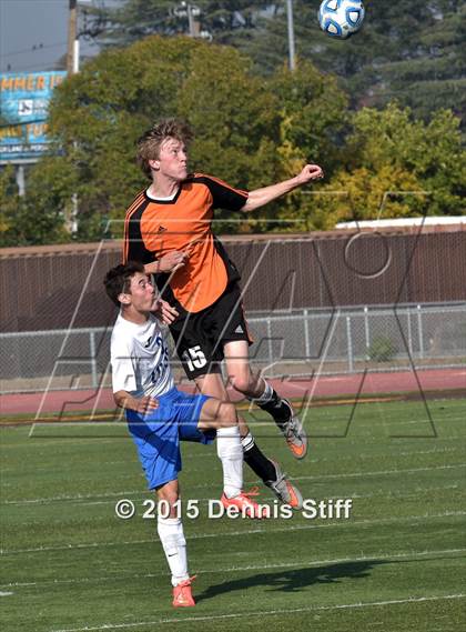 Thumbnail 2 in Summerville vs. Linden (CIF SJS D5 Final) photogallery.