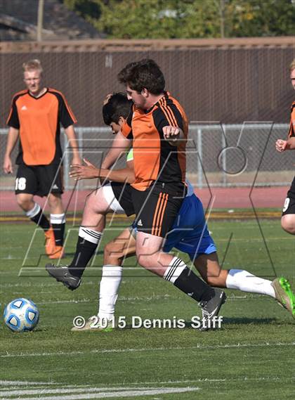 Thumbnail 3 in Summerville vs. Linden (CIF SJS D5 Final) photogallery.