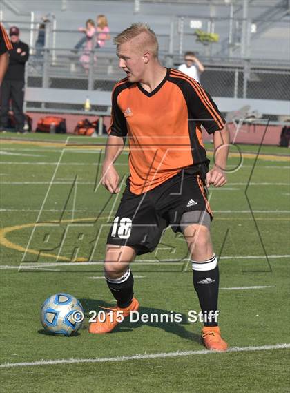Thumbnail 3 in Summerville vs. Linden (CIF SJS D5 Final) photogallery.