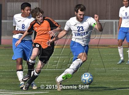 Thumbnail 2 in Summerville vs. Linden (CIF SJS D5 Final) photogallery.