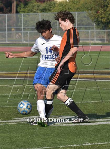 Thumbnail 3 in Summerville vs. Linden (CIF SJS D5 Final) photogallery.