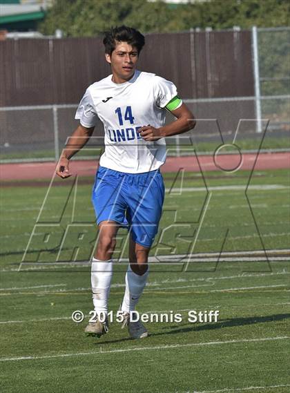 Thumbnail 3 in Summerville vs. Linden (CIF SJS D5 Final) photogallery.
