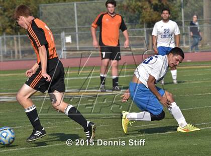 Thumbnail 1 in Summerville vs. Linden (CIF SJS D5 Final) photogallery.