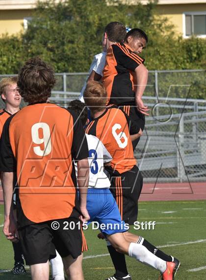 Thumbnail 3 in Summerville vs. Linden (CIF SJS D5 Final) photogallery.