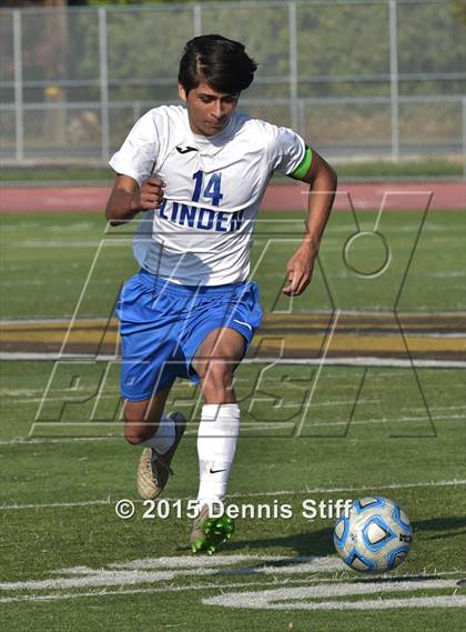 Thumbnail 1 in Summerville vs. Linden (CIF SJS D5 Final) photogallery.