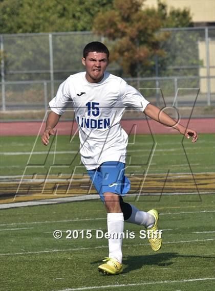 Thumbnail 2 in Summerville vs. Linden (CIF SJS D5 Final) photogallery.