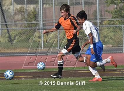 Thumbnail 2 in Summerville vs. Linden (CIF SJS D5 Final) photogallery.