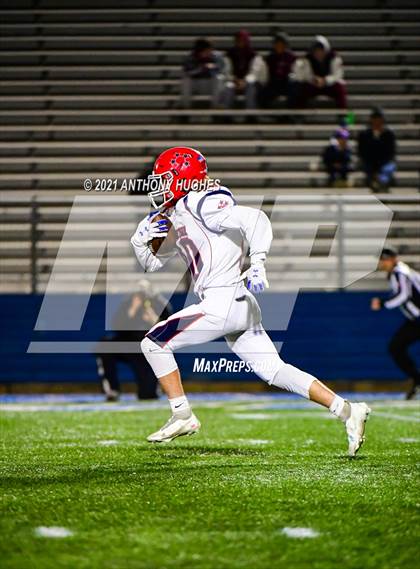 Thumbnail 3 in Garden City vs. MacArthur (Section VIII Nassau II Championship) photogallery.