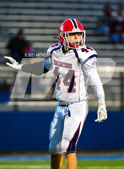 Thumbnail 2 in Garden City vs. MacArthur (Section VIII Nassau II Championship) photogallery.