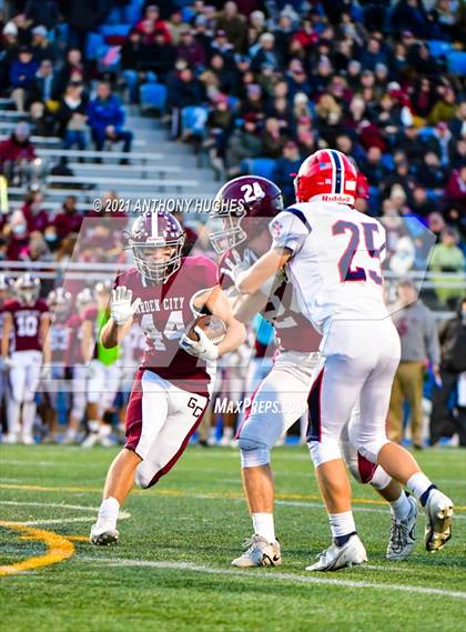 Thumbnail 3 in Garden City vs. MacArthur (Section VIII Nassau II Championship) photogallery.
