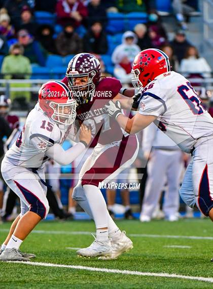 Thumbnail 2 in Garden City vs. MacArthur (Section VIII Nassau II Championship) photogallery.