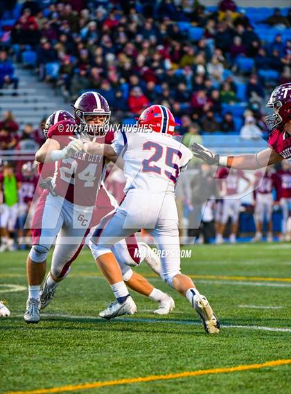 Thumbnail 1 in Garden City vs. MacArthur (Section VIII Nassau II Championship) photogallery.