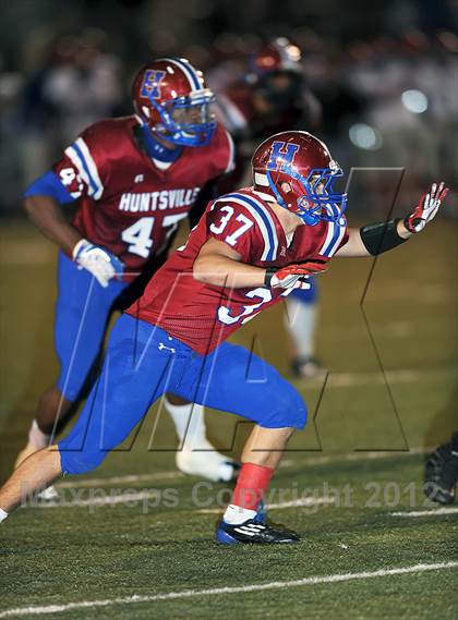 Thumbnail 2 in Vestavia Hills vs. Huntsville (AHSAA Playoff Round 2) photogallery.