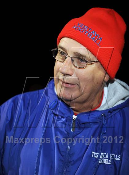 Thumbnail 3 in Vestavia Hills vs. Huntsville (AHSAA Playoff Round 2) photogallery.