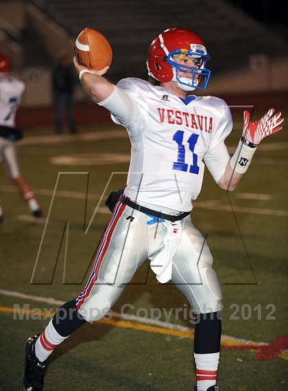 Thumbnail 2 in Vestavia Hills vs. Huntsville (AHSAA Playoff Round 2) photogallery.