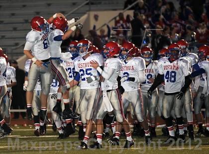 Thumbnail 1 in Vestavia Hills vs. Huntsville (AHSAA Playoff Round 2) photogallery.