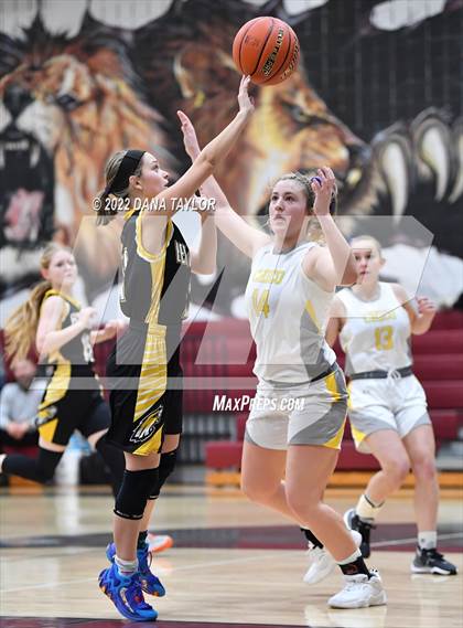 Thumbnail 1 in Bellevue vs Chico (Mesquite Pit Classic Tournament) photogallery.