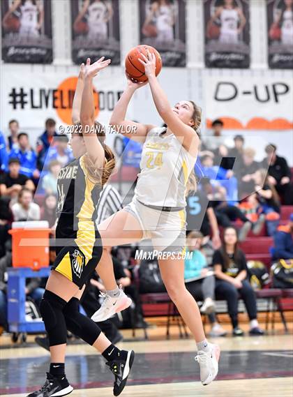 Thumbnail 1 in Bellevue vs Chico (Mesquite Pit Classic Tournament) photogallery.