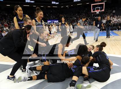 Thumbnail 2 in Windward vs. Pinewood (CIF State Open Division Finals) photogallery.