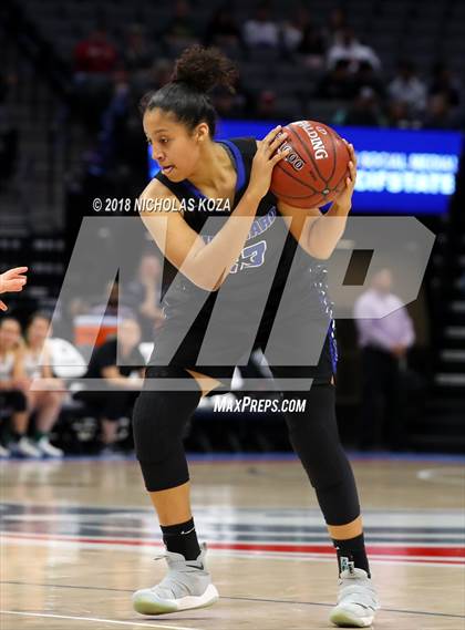 Thumbnail 2 in Windward vs. Pinewood (CIF State Open Division Finals) photogallery.
