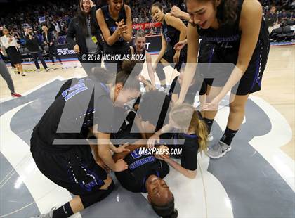Thumbnail 1 in Windward vs. Pinewood (CIF State Open Division Finals) photogallery.