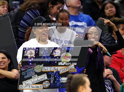 Thumbnail 2 in Windward vs. Pinewood (CIF State Open Division Finals) photogallery.