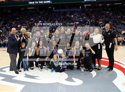 Thumbnail 1 in Windward vs. Pinewood (CIF State Open Division Finals) photogallery.