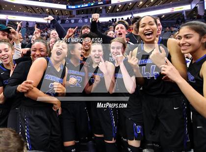 Thumbnail 3 in Windward vs. Pinewood (CIF State Open Division Finals) photogallery.