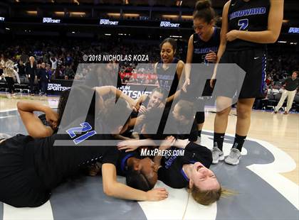 Thumbnail 3 in Windward vs. Pinewood (CIF State Open Division Finals) photogallery.