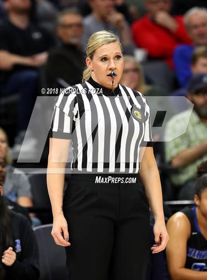 Thumbnail 2 in Windward vs. Pinewood (CIF State Open Division Finals) photogallery.