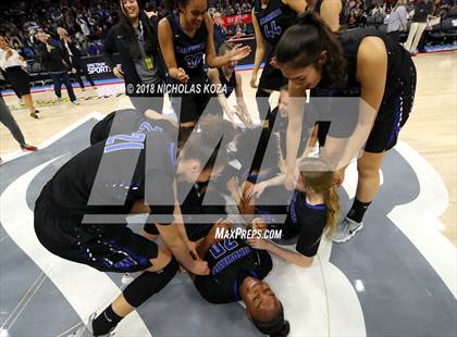 Thumbnail 2 in Windward vs. Pinewood (CIF State Open Division Finals) photogallery.