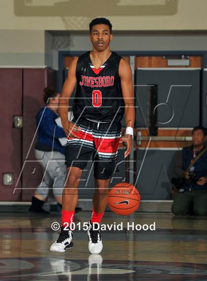 Thumbnail 2 in Windward vs. Jonesboro (MaxPreps Holiday Classic) photogallery.