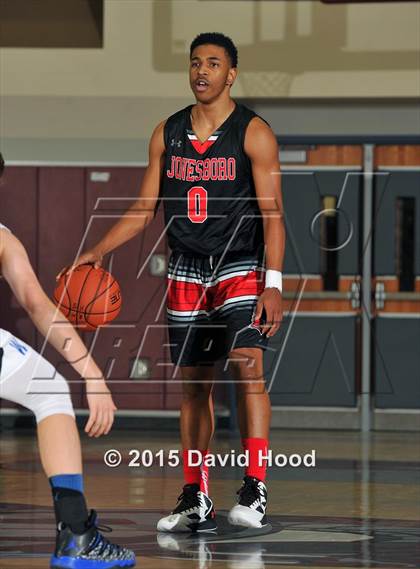 Thumbnail 1 in Windward vs. Jonesboro (MaxPreps Holiday Classic) photogallery.