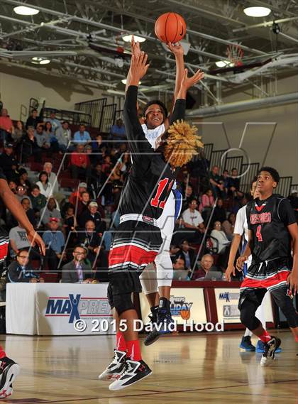 Thumbnail 1 in Windward vs. Jonesboro (MaxPreps Holiday Classic) photogallery.