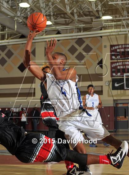Thumbnail 1 in Windward vs. Jonesboro (MaxPreps Holiday Classic) photogallery.
