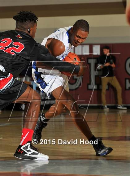 Thumbnail 1 in Windward vs. Jonesboro (MaxPreps Holiday Classic) photogallery.
