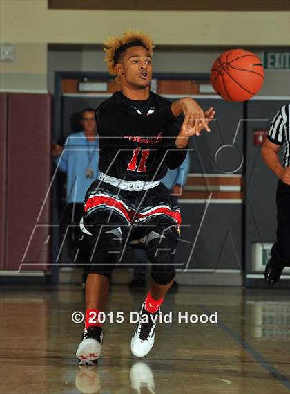 Thumbnail 3 in Windward vs. Jonesboro (MaxPreps Holiday Classic) photogallery.