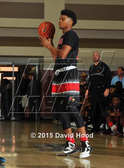 Thumbnail 1 in Windward vs. Jonesboro (MaxPreps Holiday Classic) photogallery.