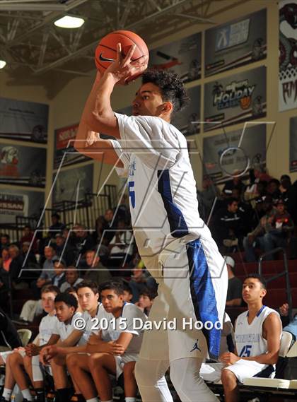 Thumbnail 1 in Windward vs. Jonesboro (MaxPreps Holiday Classic) photogallery.