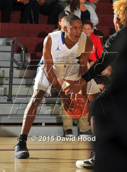 Thumbnail 2 in Windward vs. Jonesboro (MaxPreps Holiday Classic) photogallery.