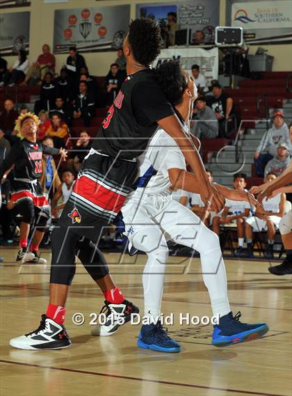 Thumbnail 2 in Windward vs. Jonesboro (MaxPreps Holiday Classic) photogallery.