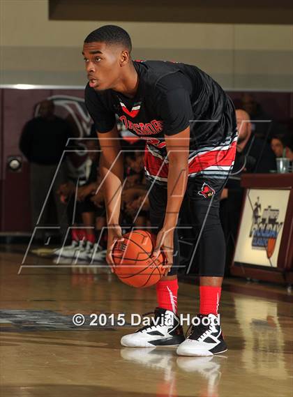 Thumbnail 2 in Windward vs. Jonesboro (MaxPreps Holiday Classic) photogallery.