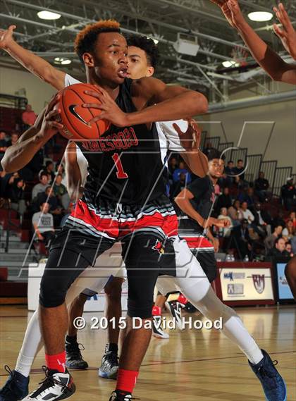 Thumbnail 1 in Windward vs. Jonesboro (MaxPreps Holiday Classic) photogallery.