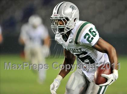 Thumbnail 2 in De La Salle vs. Westlake (CIF State Open Division Final) photogallery.