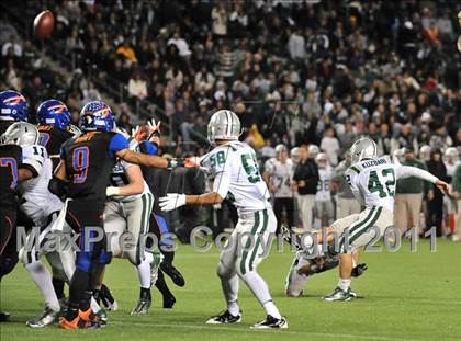 Thumbnail 2 in De La Salle vs. Westlake (CIF State Open Division Final) photogallery.
