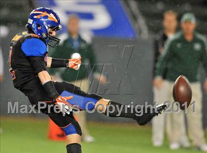 Thumbnail 2 in De La Salle vs. Westlake (CIF State Open Division Final) photogallery.