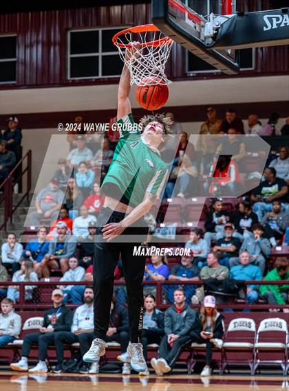 Thumbnail 2 in Kountze vs. Tatum (Tenaha Holiday Hoops) photogallery.